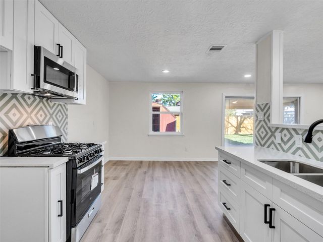 4406 Trafalgar Drive, Houston, TX 77045