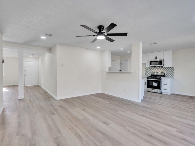 4406 Trafalgar Drive, Houston, TX 77045