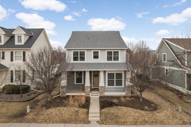 313 Periwinkle Place, Bayport, MN 55003