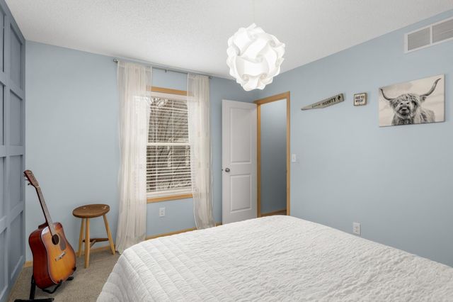 313 Periwinkle Place, Bayport, MN 55003