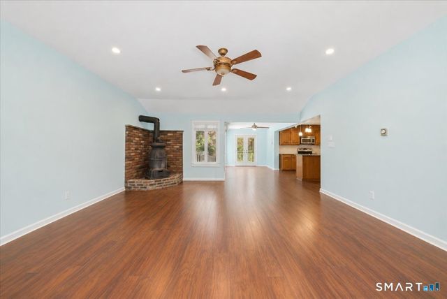 2 Judith Drive, Danbury, CT 06811