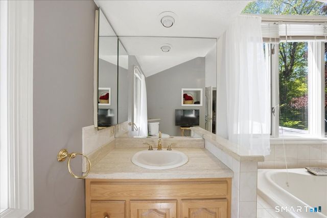 2 Judith Drive, Danbury, CT 06811