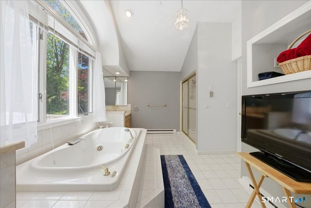 2 Judith Drive, Danbury, CT 06811