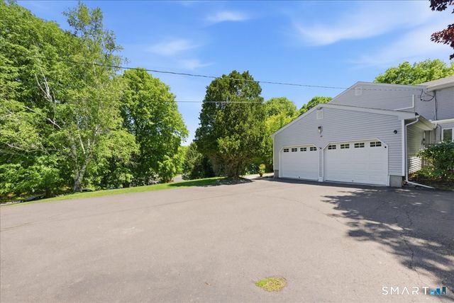 2 Judith Drive, Danbury, CT 06811