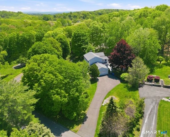 2 Judith Drive, Danbury, CT 06811