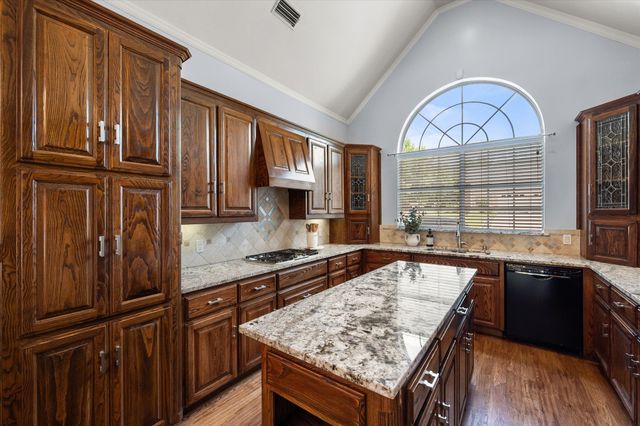 900 Ownby Lane, Southlake, TX 76092