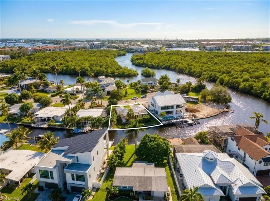1765 Harbor LN, Naples, FL 34104