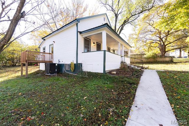 702 N Hickory Street, Salem, MO 65560