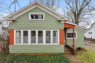 325 W Burr Oak Street, Centreville Vllg, MI 49032