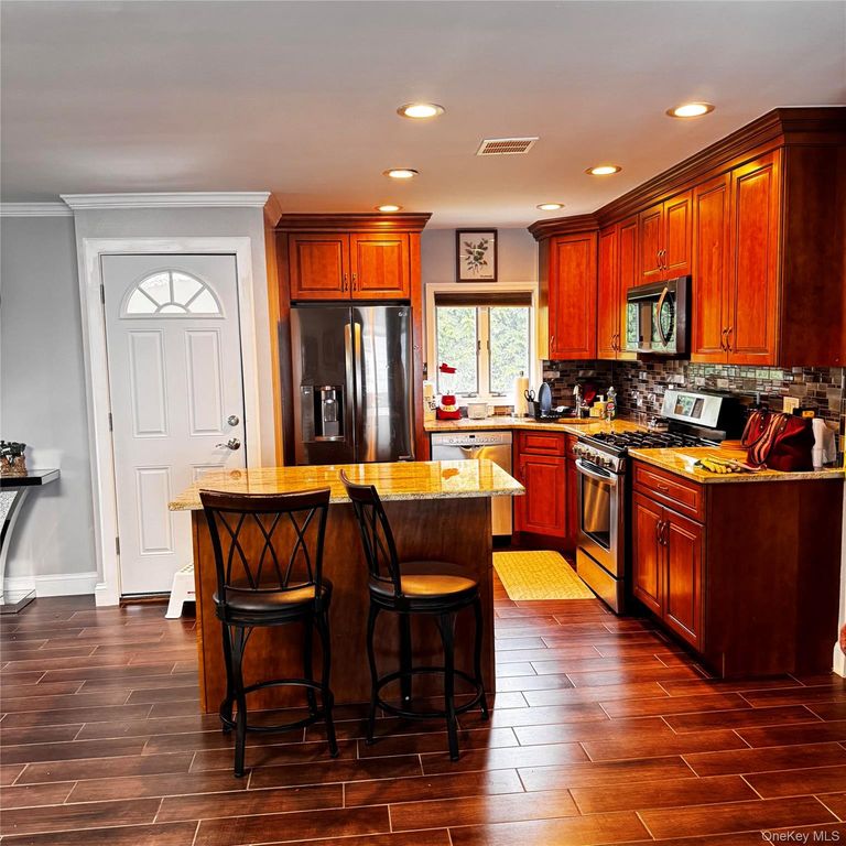 3318 MURDOCK Avenue, Oceanside, NY 11572 — photo 2