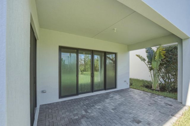 1012 Raleigh Way, Wellington, FL 33414