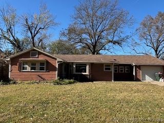 911 Creek Street, Muskogee, OK 74403