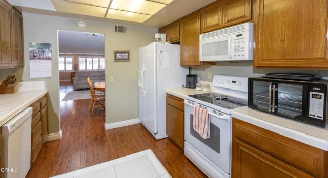 30110 Village 30, Camarillo, CA 93012