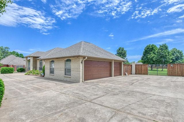1508 SW 35th Street, Moore, OK 73160