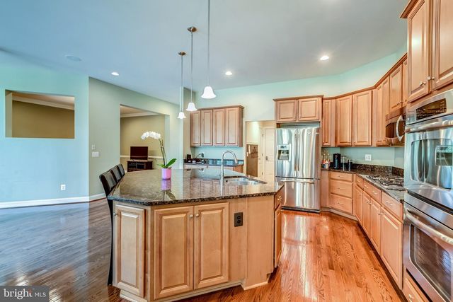 3883 BILLBERRY DR, Fairfax, VA 22033