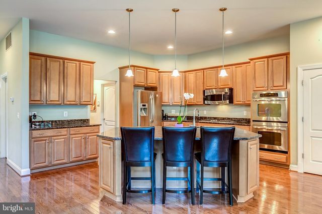 3883 BILLBERRY DR, Fairfax, VA 22033