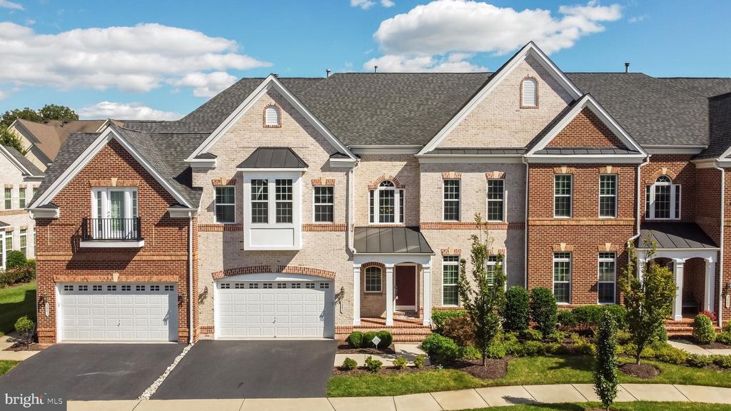 3883 BILLBERRY DR, Fairfax, VA 22033