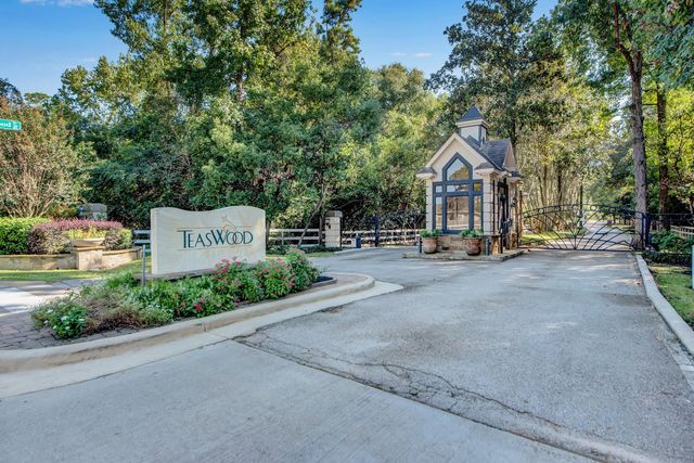 7393 Teaswood Drive, Conroe, TX 77304