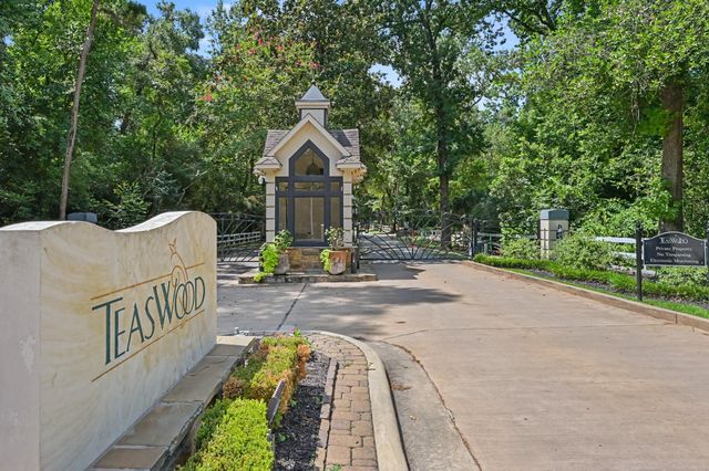 7393 Teaswood Drive, Conroe, TX 77304