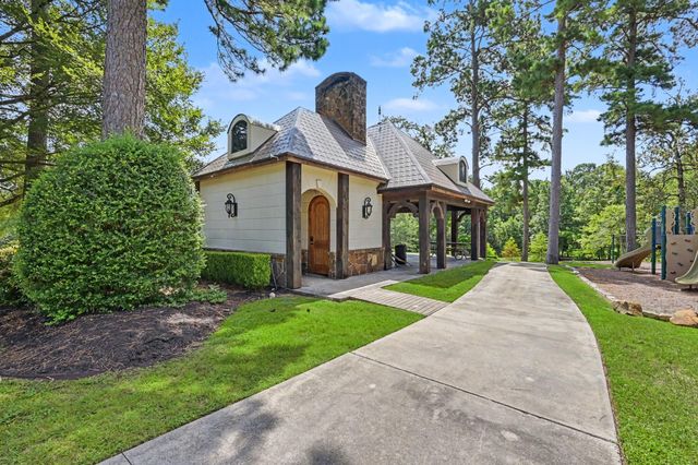 7393 Teaswood Drive, Conroe, TX 77304