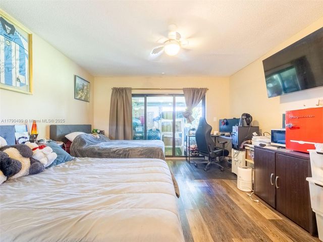 370 Fairway Cir 13, Weston, FL 33326