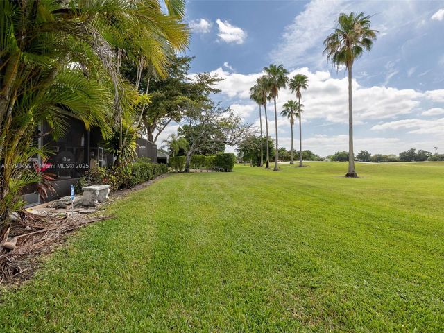 370 Fairway Cir 13, Weston, FL 33326