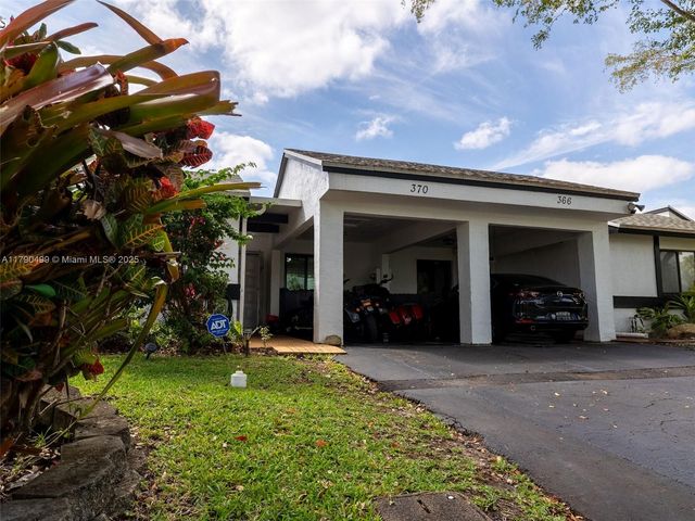370 Fairway Cir 13, Weston, FL 33326