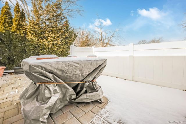 203 Cabot Court S, Saint James, NY 11780