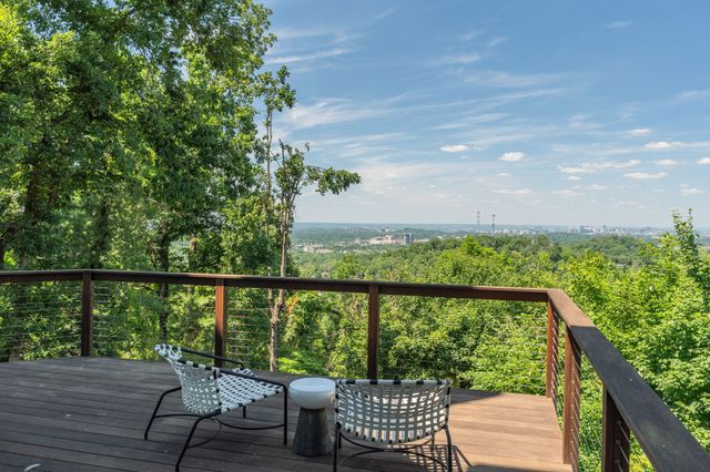 1819 Laurel Ridge Dr, Nashville, TN 37215