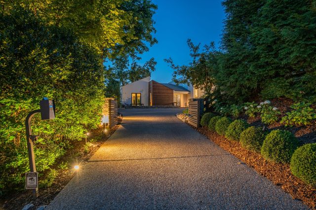 1819 Laurel Ridge Dr, Nashville, TN 37215