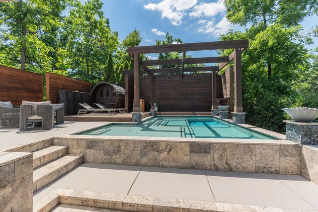 1819 Laurel Ridge Dr, Nashville, TN 37215