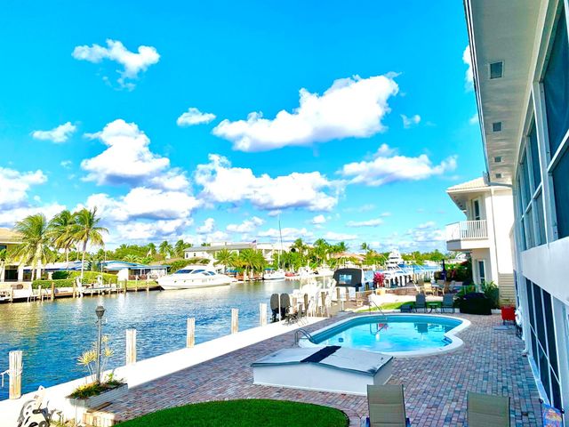 2735 NE 28 Court, Lighthouse Point, FL 33064
