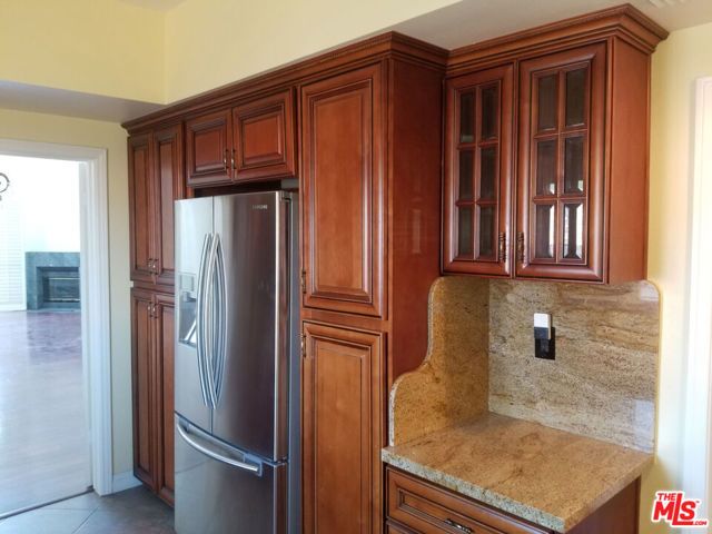 10620 EASTBORNE Avenue 302, Los Angeles, CA 90024