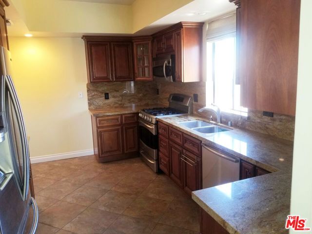 10620 EASTBORNE Avenue 302, Los Angeles, CA 90024