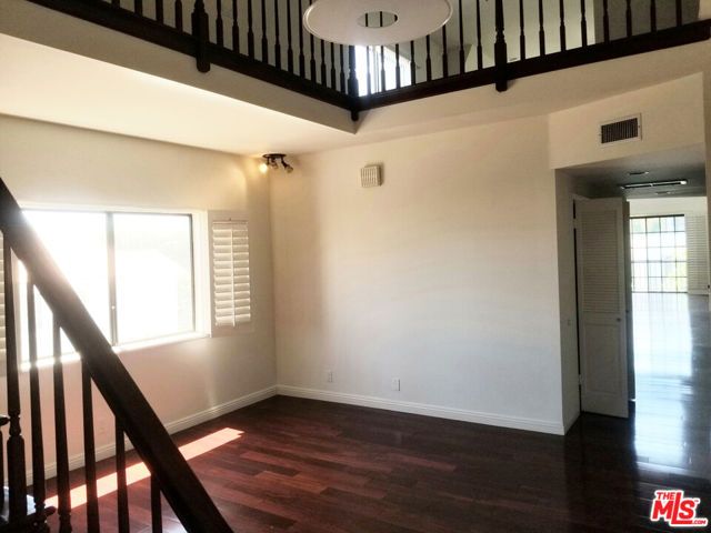 10620 EASTBORNE Avenue 302, Los Angeles, CA 90024