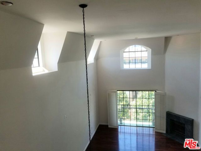 10620 EASTBORNE Avenue 302, Los Angeles, CA 90024