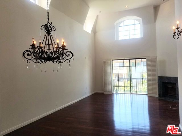 10620 EASTBORNE Avenue 302, Los Angeles, CA 90024