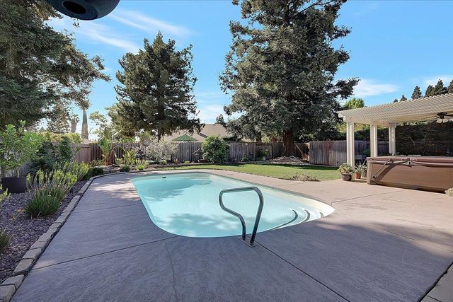 1560 Malaga Ct, Yuba City, CA 95993