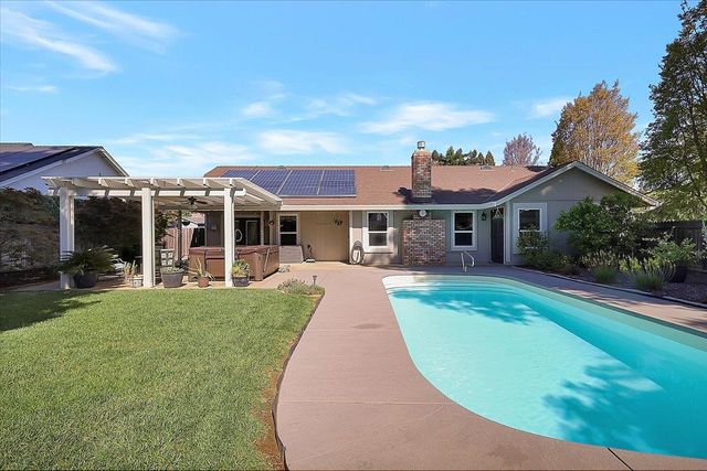 1560 Malaga Ct, Yuba City, CA 95993