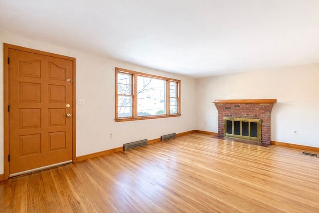 24 Evelyn Lane, Braintree, MA 02184