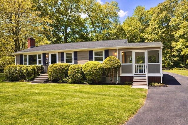 24 Evelyn Lane, Braintree, MA 02184