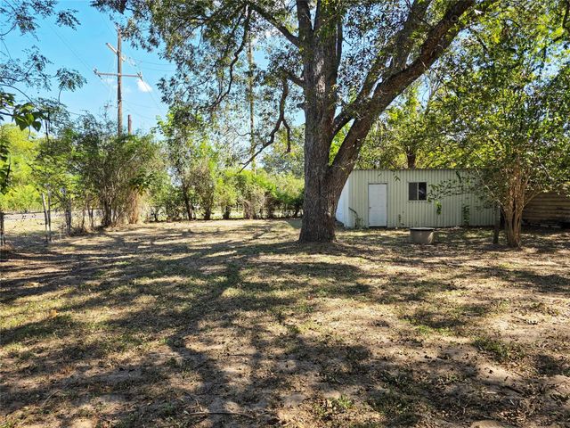 111 S Harvey House Road, Somerville, TX 77879