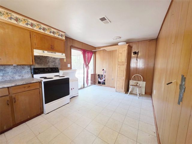 111 S Harvey House Road, Somerville, TX 77879