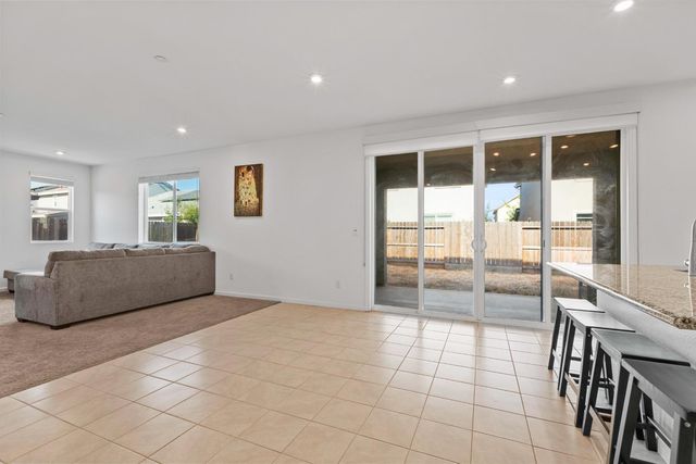 4013 Boulogne Way, Rancho Cordova, CA 95742