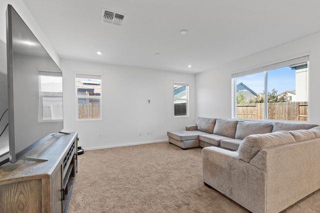 4013 Boulogne Way, Rancho Cordova, CA 95742