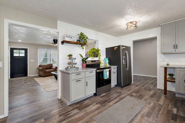 304 Summit Street, Cabool, MO 65689