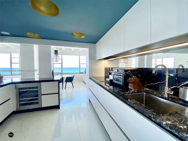 5255 Collins Avenue 9E, Miami Beach, FL 33140