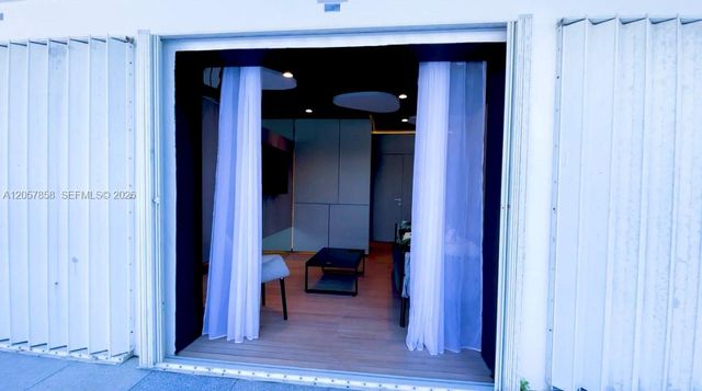 5255 Collins Avenue 9E, Miami Beach, FL 33140