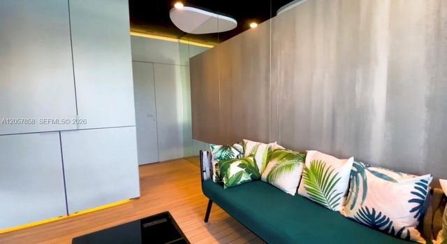 5255 Collins Avenue 9E, Miami Beach, FL 33140
