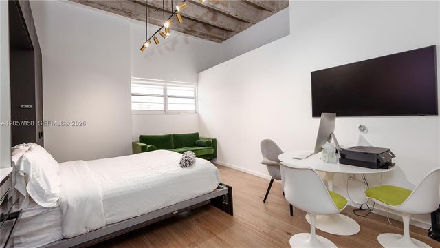 5255 Collins Avenue 9E, Miami Beach, FL 33140